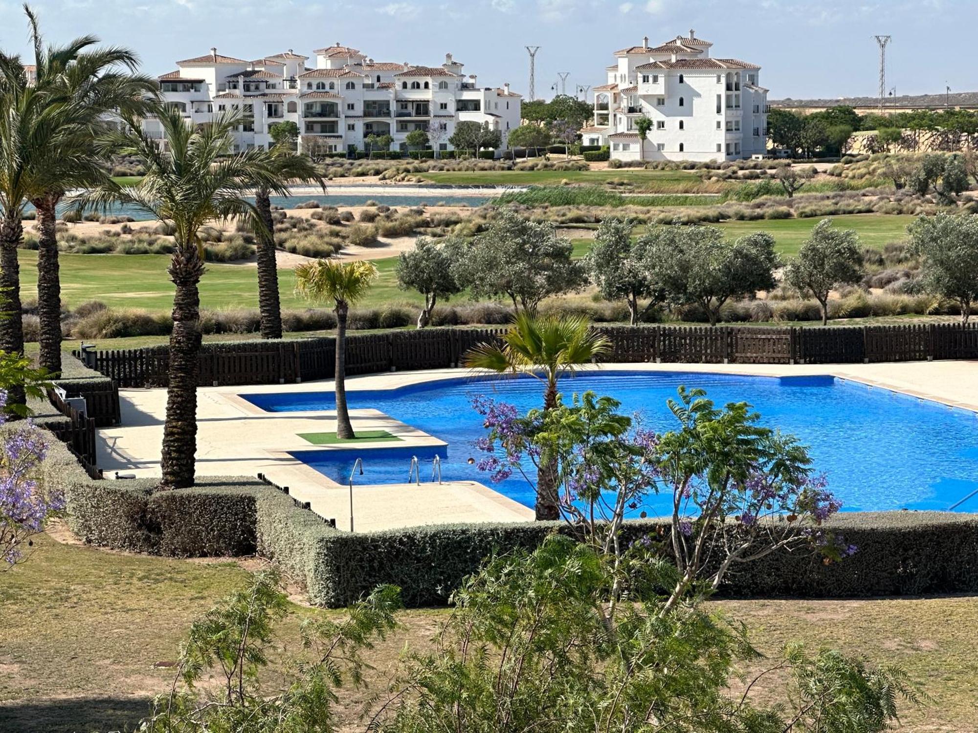 Apartment Stunning With A Beautiful Pool/lake View Sucina